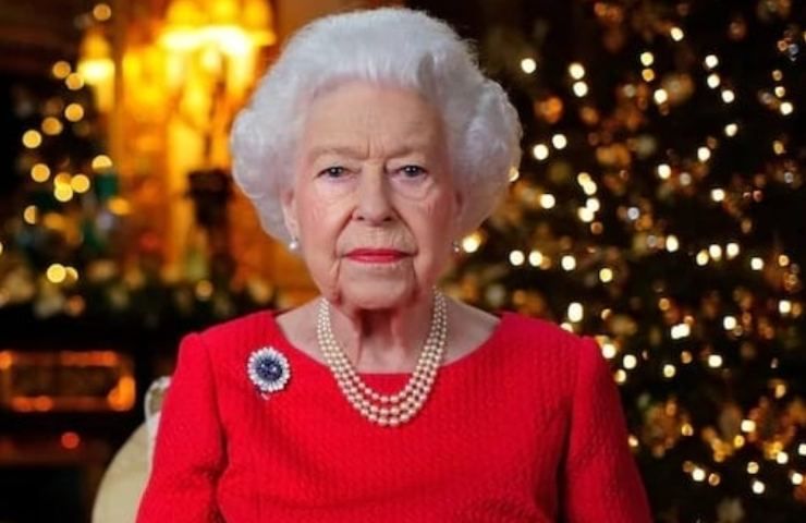 Regina Elisabetta sotto attacco