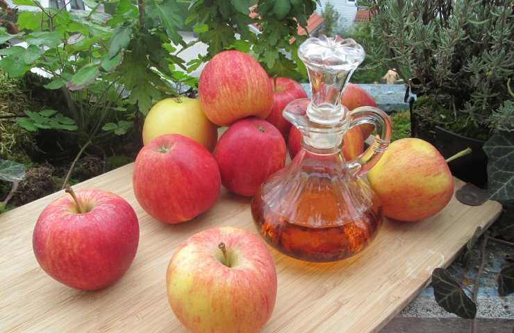 Perchè bere acqua e aceto di mele fa bene alla salute