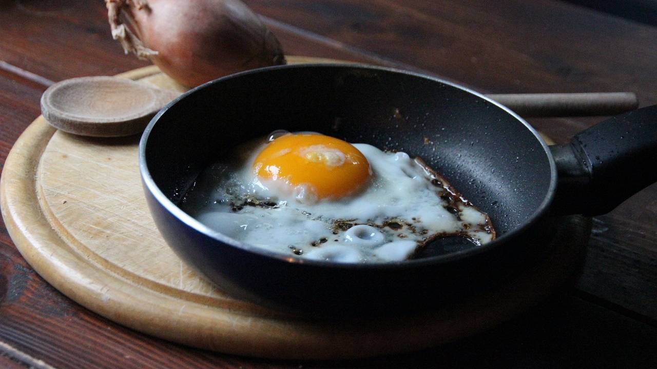 padella antiaderente cucinare