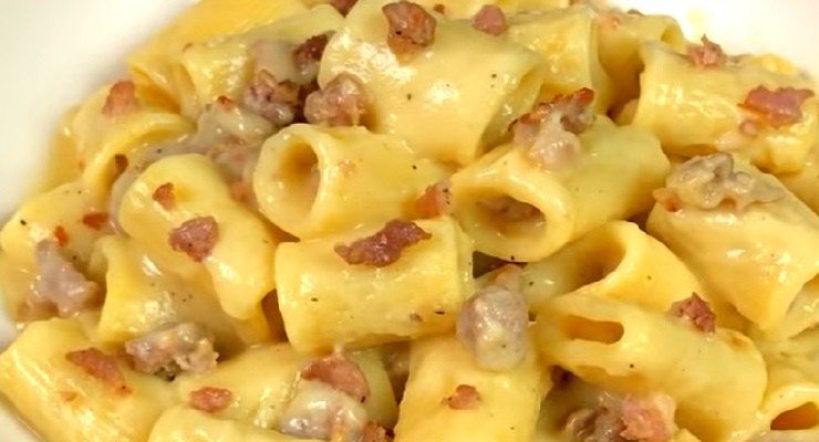 Pasta crema di patate e salsiccia economica