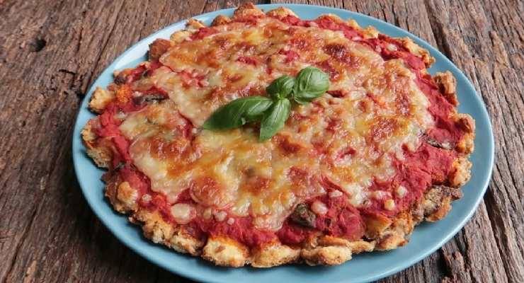 Pizza di pane avanzato