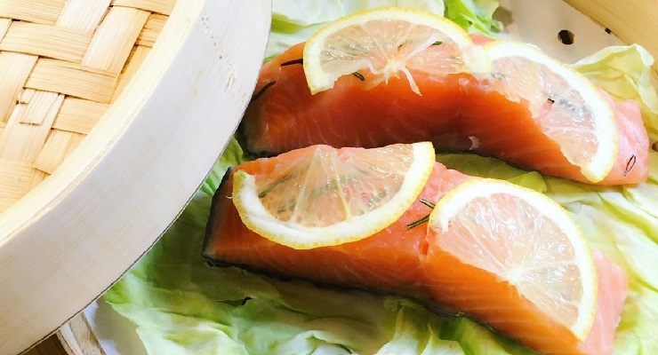 Salmone al vapore