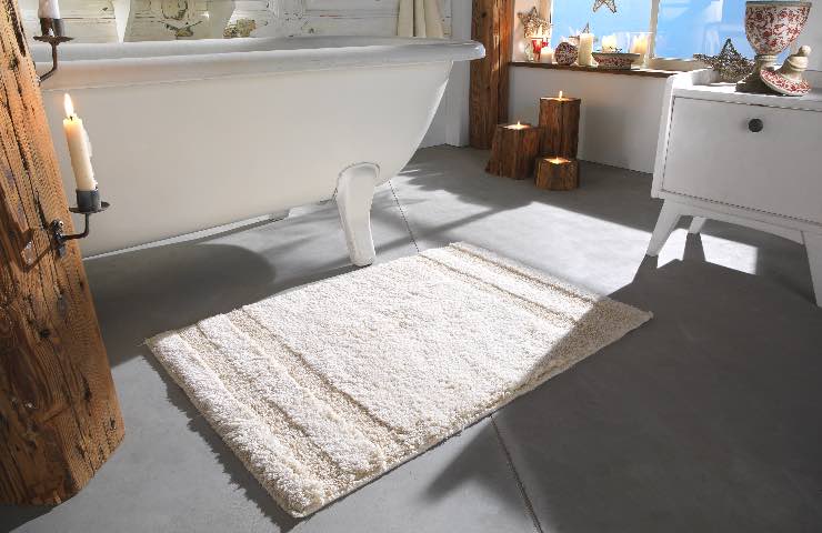 pulire tappetini bagno