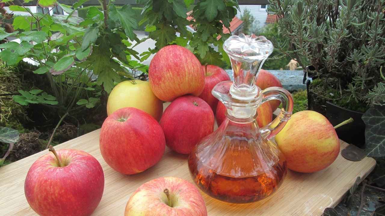Perchè bere acqua e aceto di mele fa bene alla salute