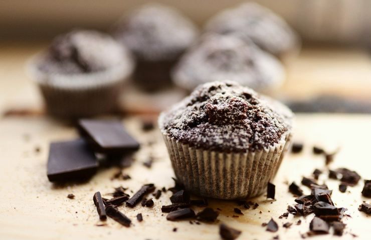 la ricetta veloce dei muffin al cioccolato e banana