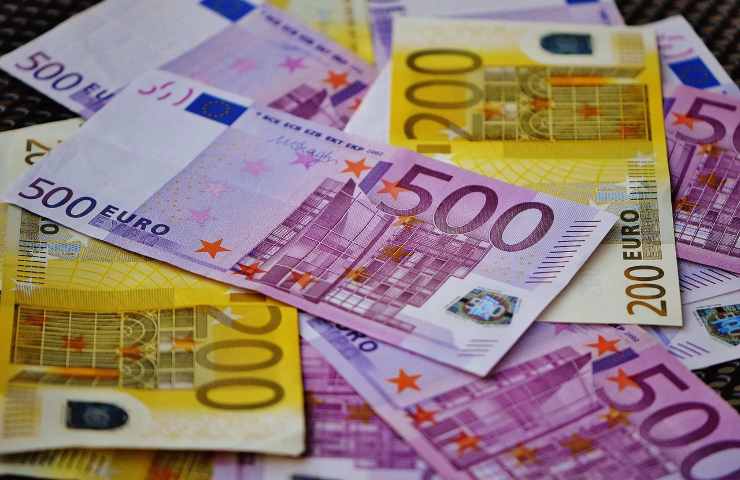 Banconote di 500 e 200 euro
