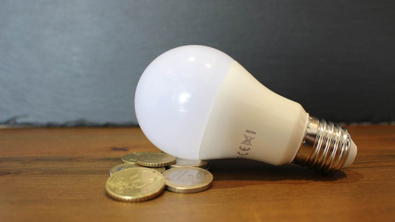 Bollette di luce e gas ridurre consumi
