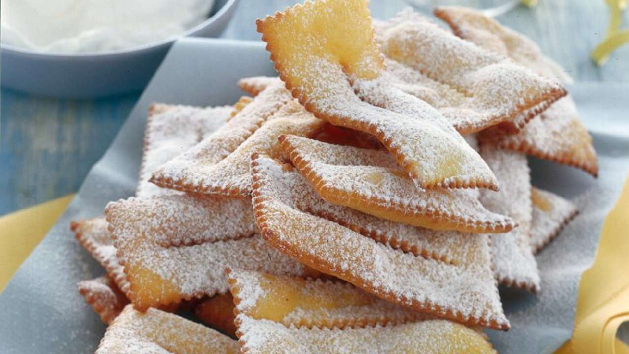 Chiacchiere di Carnevale morbide e croccanti