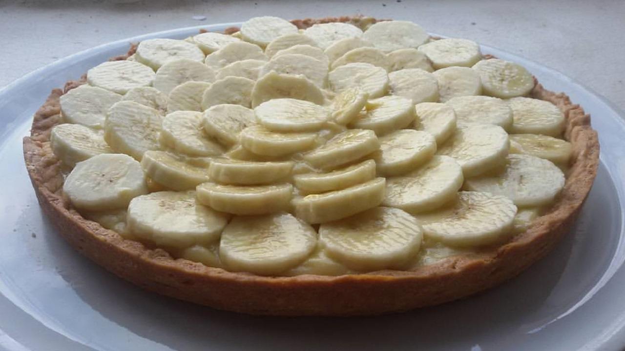 Crostata banane e gocce di cioccolato