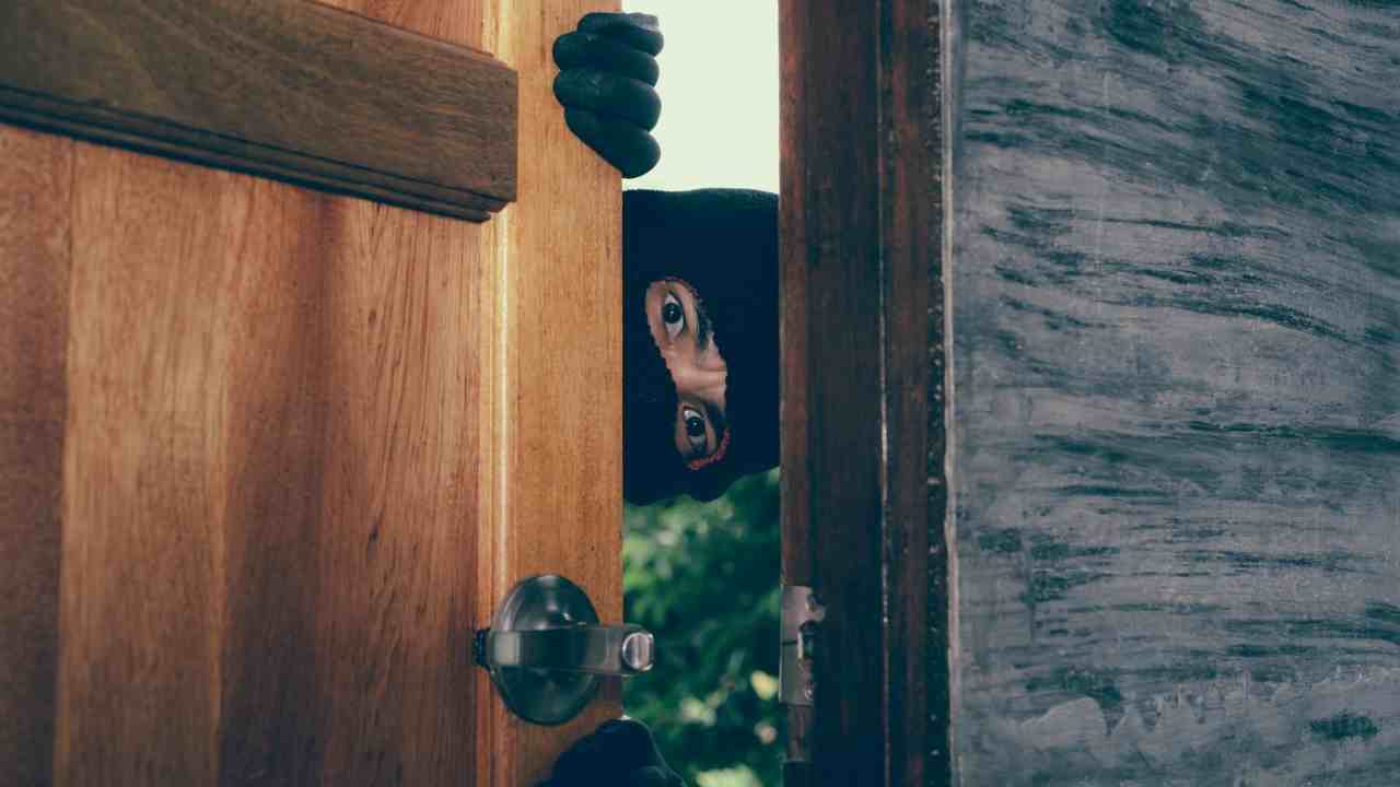 Dove nascondere i soldi in casa