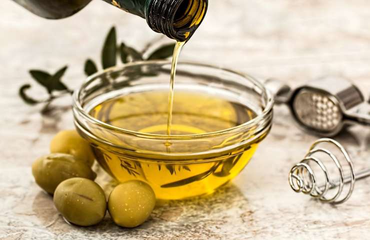Olio d'oliva, simbolo della dieta mediterranea