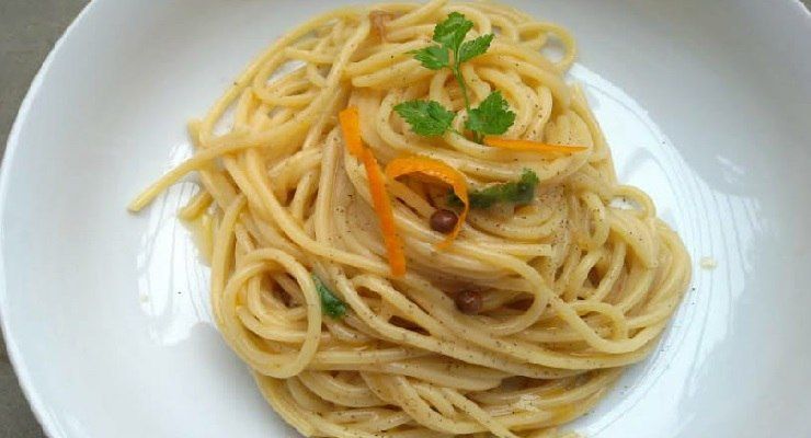 Spaghetti al pesto di agrumi profumati