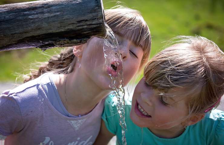 acqua benefici corpo