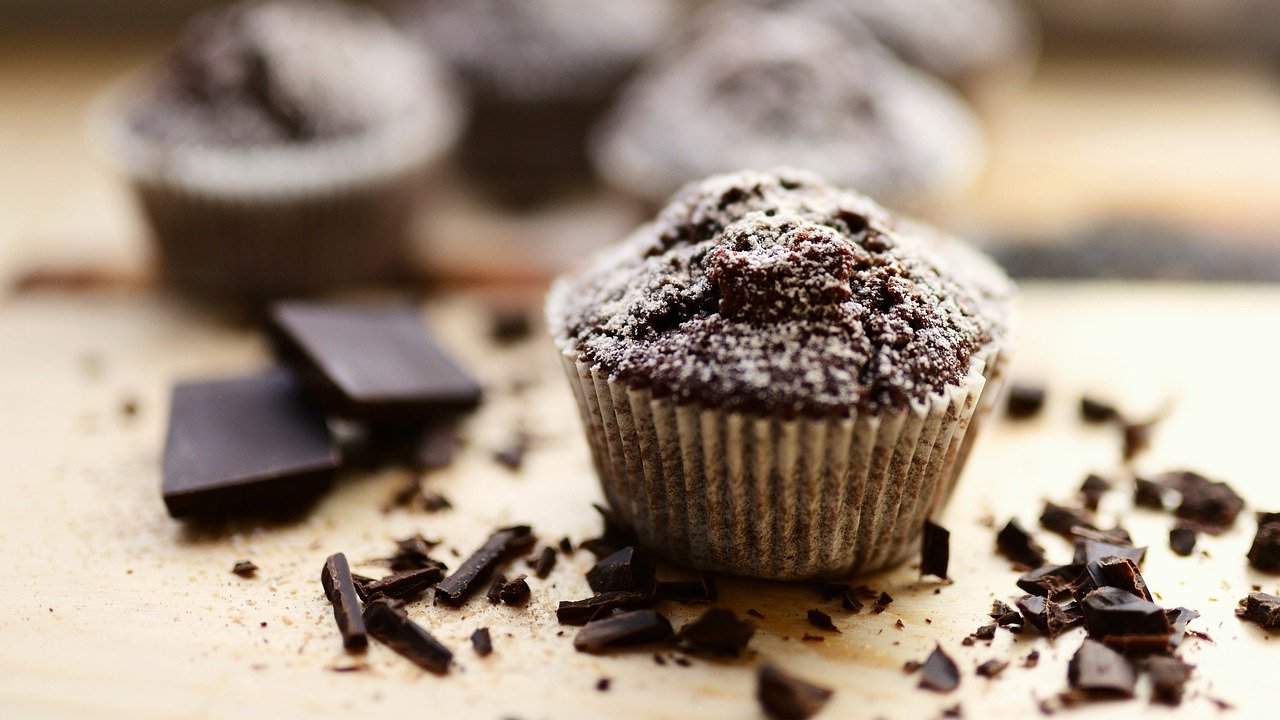 la ricetta veloce dei muffin al cioccolato e banana