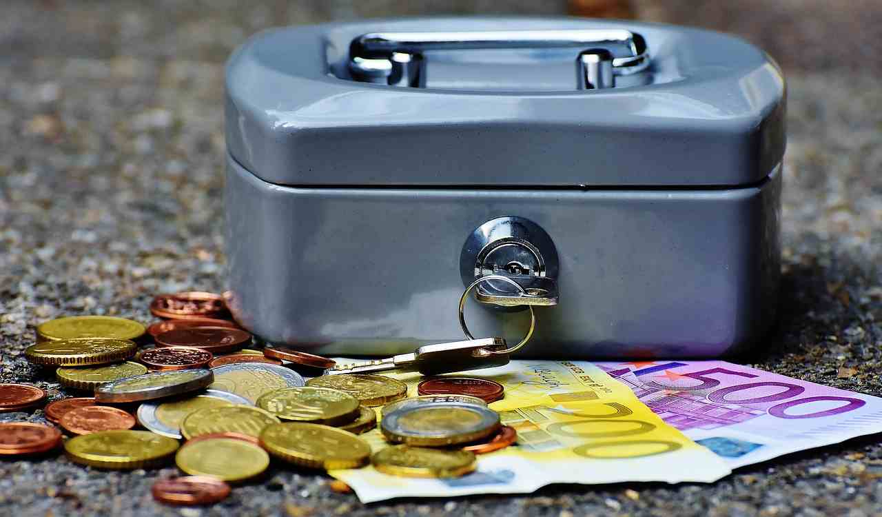 Ricevere denaro da famiglia o amici gli obblighi previsti nel 2022