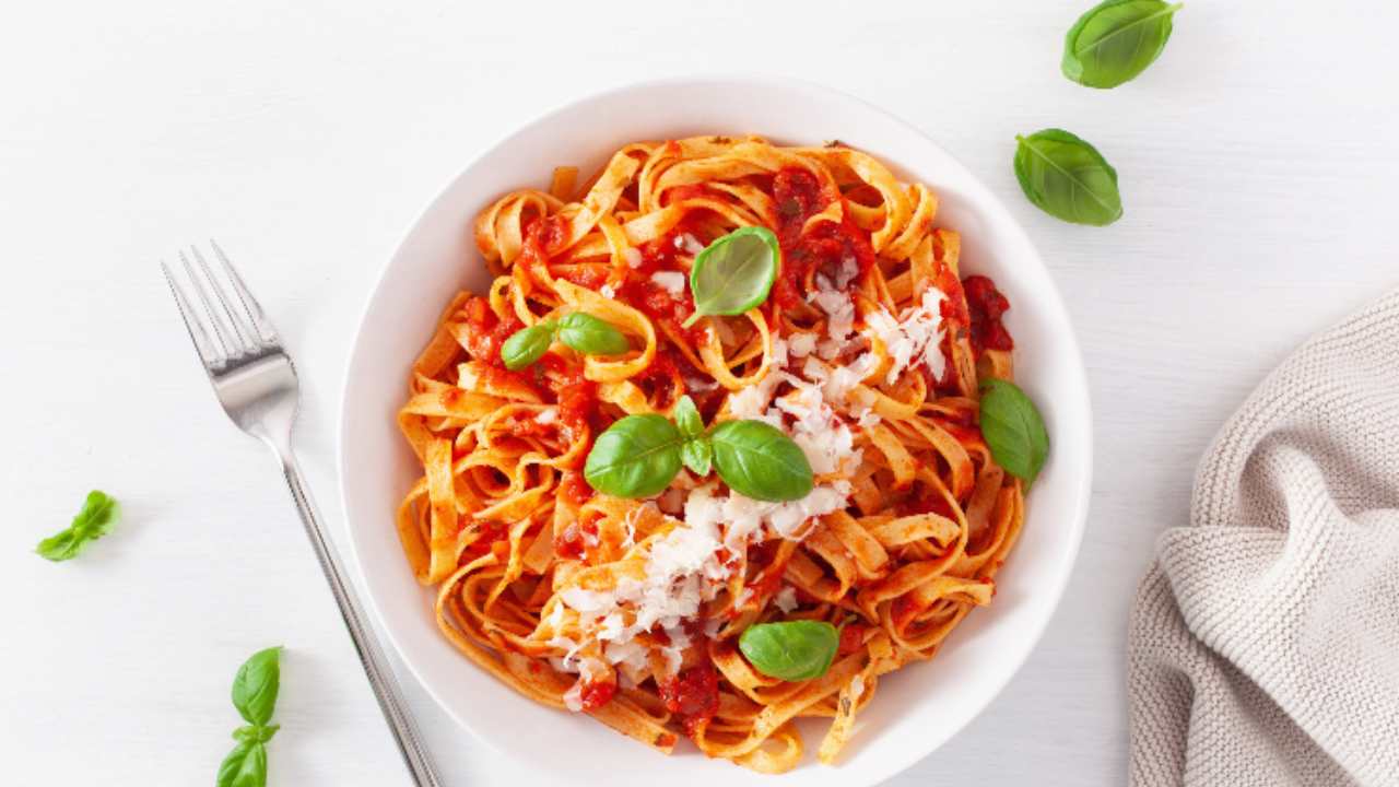 Pasta lunga corta condimento