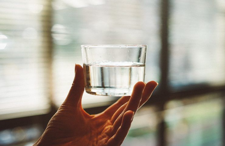 acqua calda concilia sonno