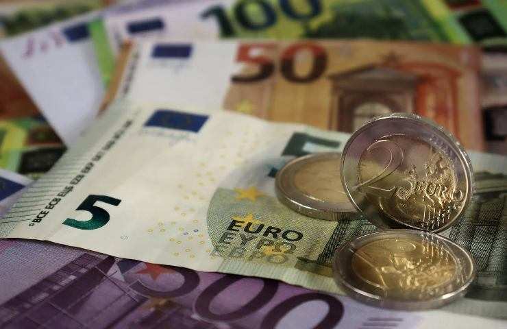 Banconote e monete in euro