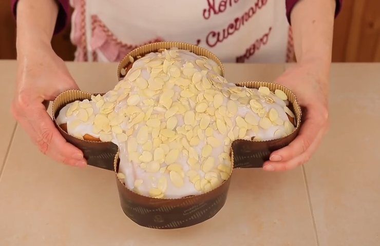 Colomba di Pasqua al limone