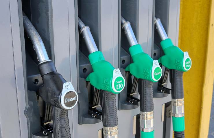 Distributore di benzina e gasolio