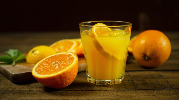 succo d'arancia fonte di vitamina C 