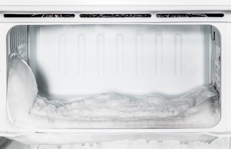 sbrinare congelatore frigorifero acceso