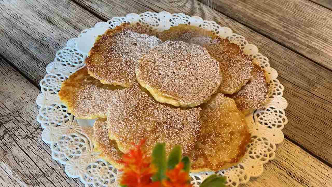 Frittelle di carote e mele pronte in pochi minuti