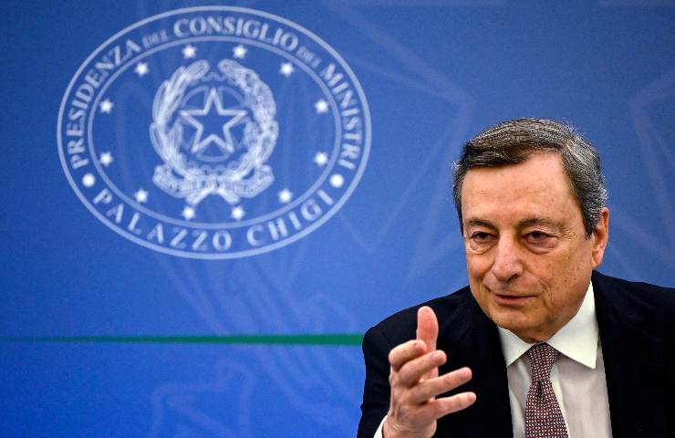 Il premier Draghi in conferenza stampa