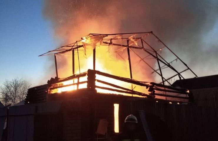 Case date alle fiamme a Kiev
