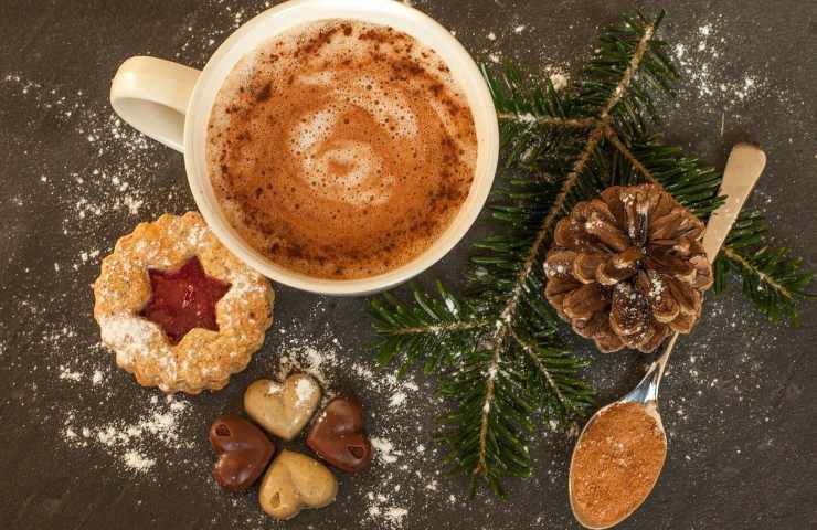 latte e biscotti inzuppati