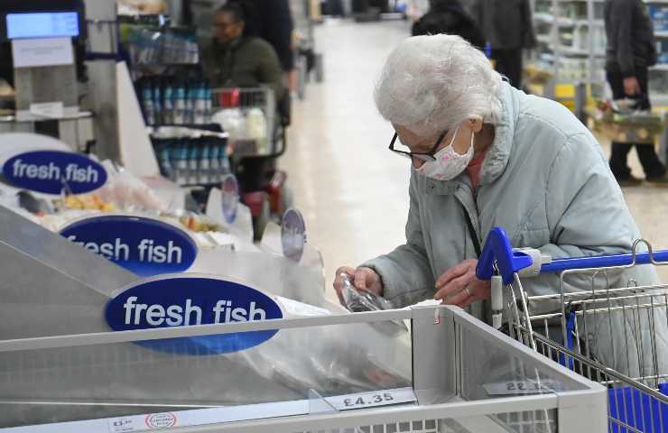 Reparto pescheria in un supermercato