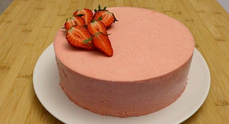 Torta mousse alle fragole 35 calorie