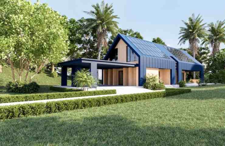 Una casa con impianto fotovoltaico