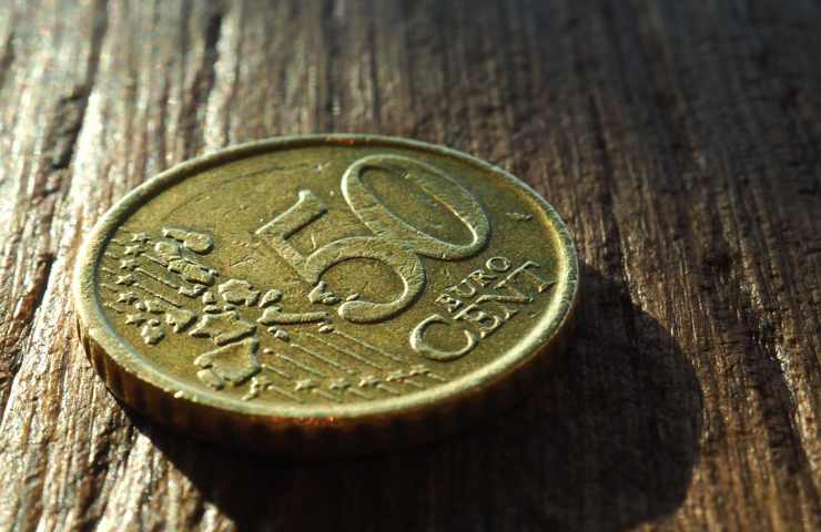 Una moneta da 50 centesimi