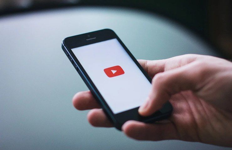 YouTube su smartphone