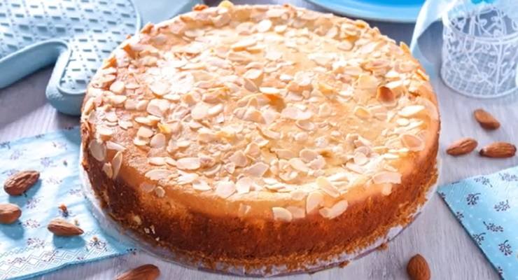 Cheesecake alle mandorle golosa facile