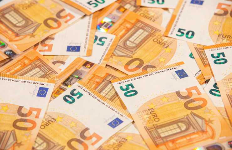 Diverse banconote da cinquanta euro