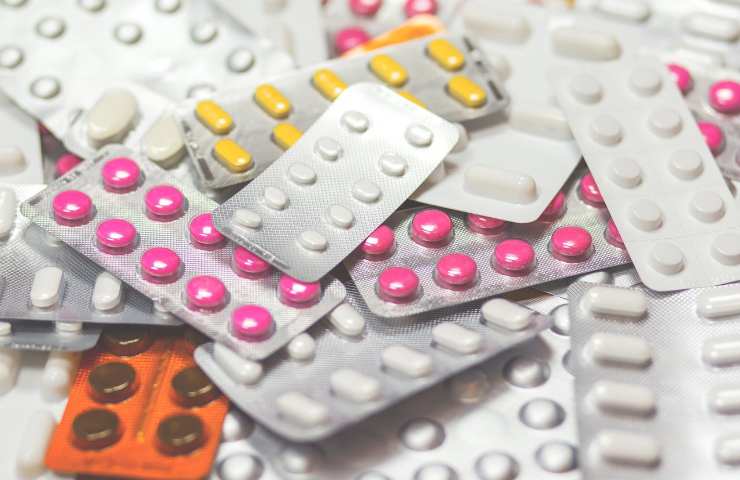 Diversi farmaci in blister (Pixabay)
