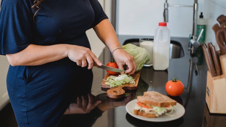 Pregnant woman and diet