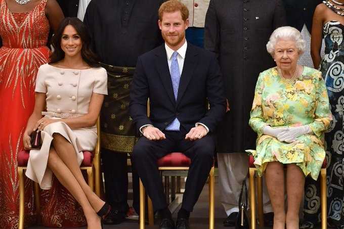 La regina con suo nipote e la moglie di lui