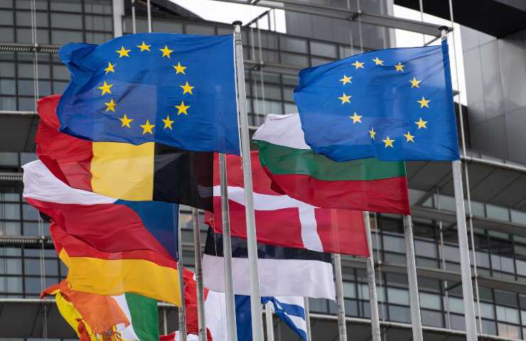 Le bandiere di alcuni degli Stati membri dell'Unione Europea