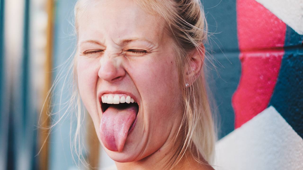 carenza vitamina B12 aspetto lingua