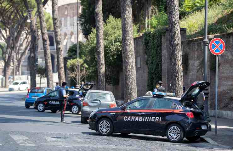 Un posto di blocco dei carabinieri