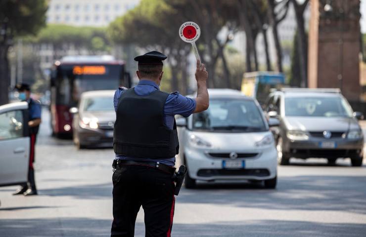 Un posto di blocco dei carabinieri