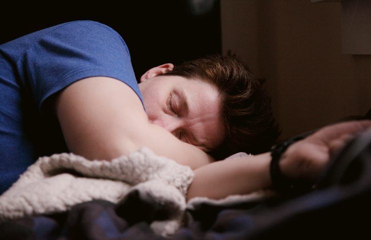 Benefícios do sono da asa esquerda