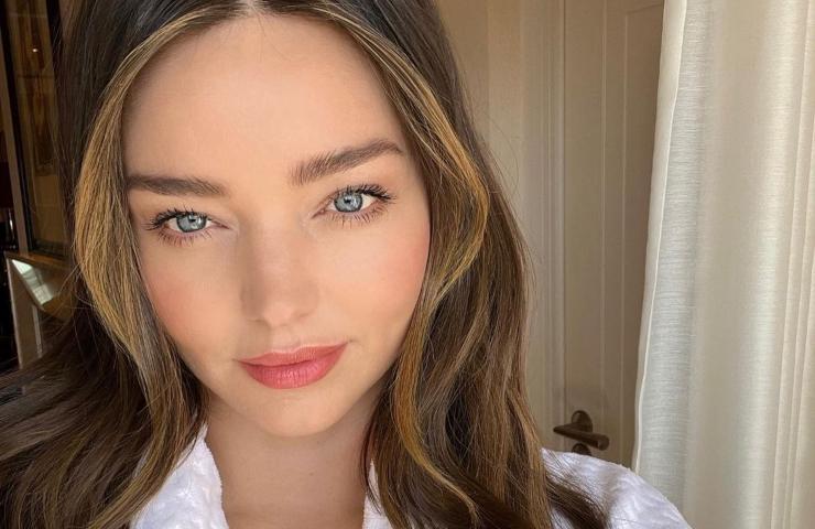 Miranda Kerr viso luce
