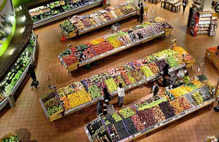 supermercato cibo non sano 