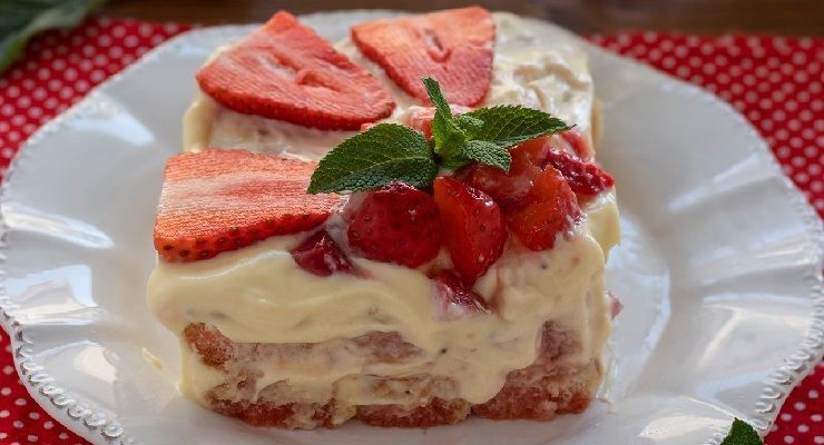 Dessert cremoso alle fragole light 170 calorie