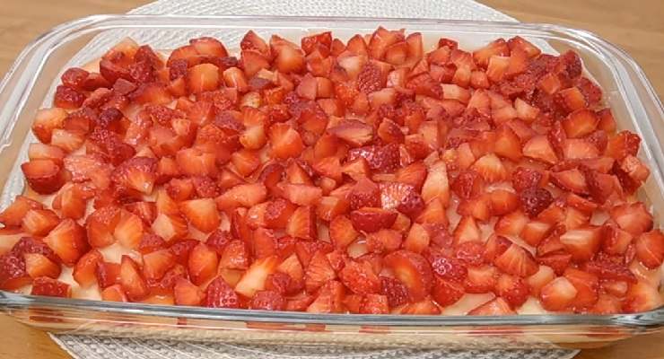 Dessert cremoso alle fragole light 170 calorie