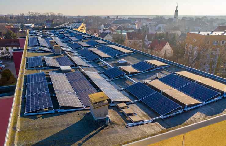 Impianto fotovoltaico su un tetto